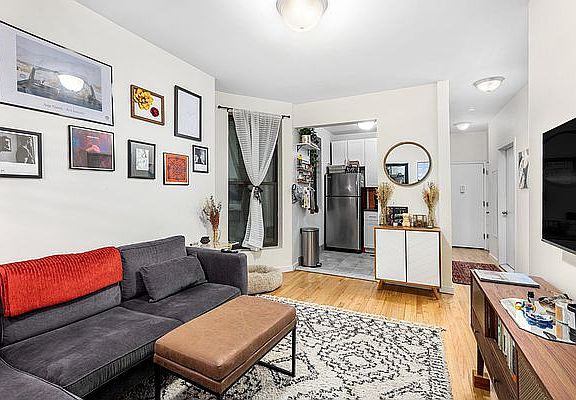 5th image of 148 W 17th St APT 2C