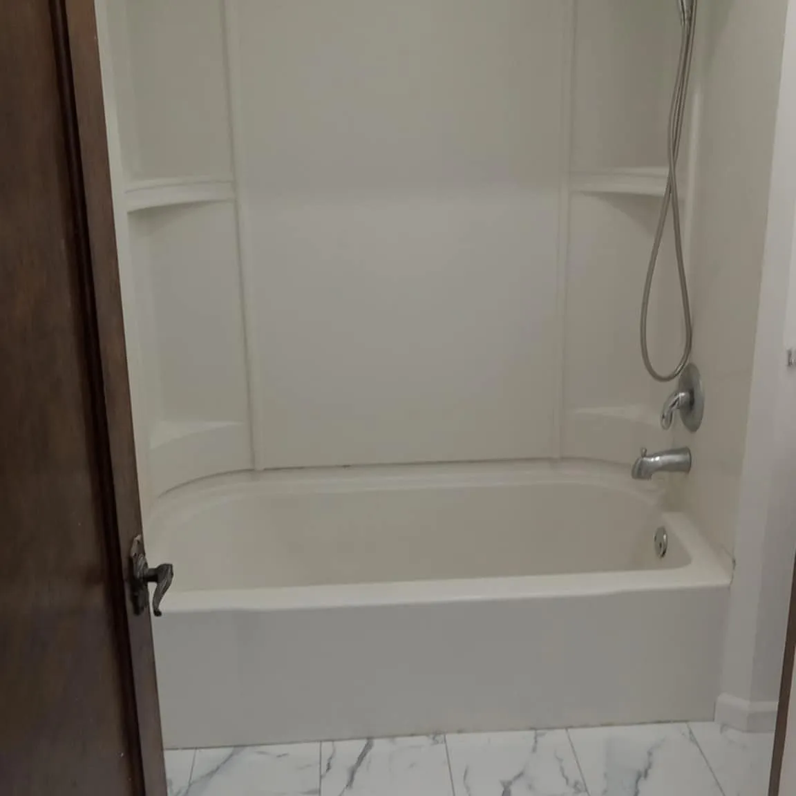 2 bed, 965 sqft, $1,300 — Photo 2