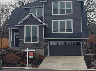 1032 Emmett Loop, Silverton, OR
