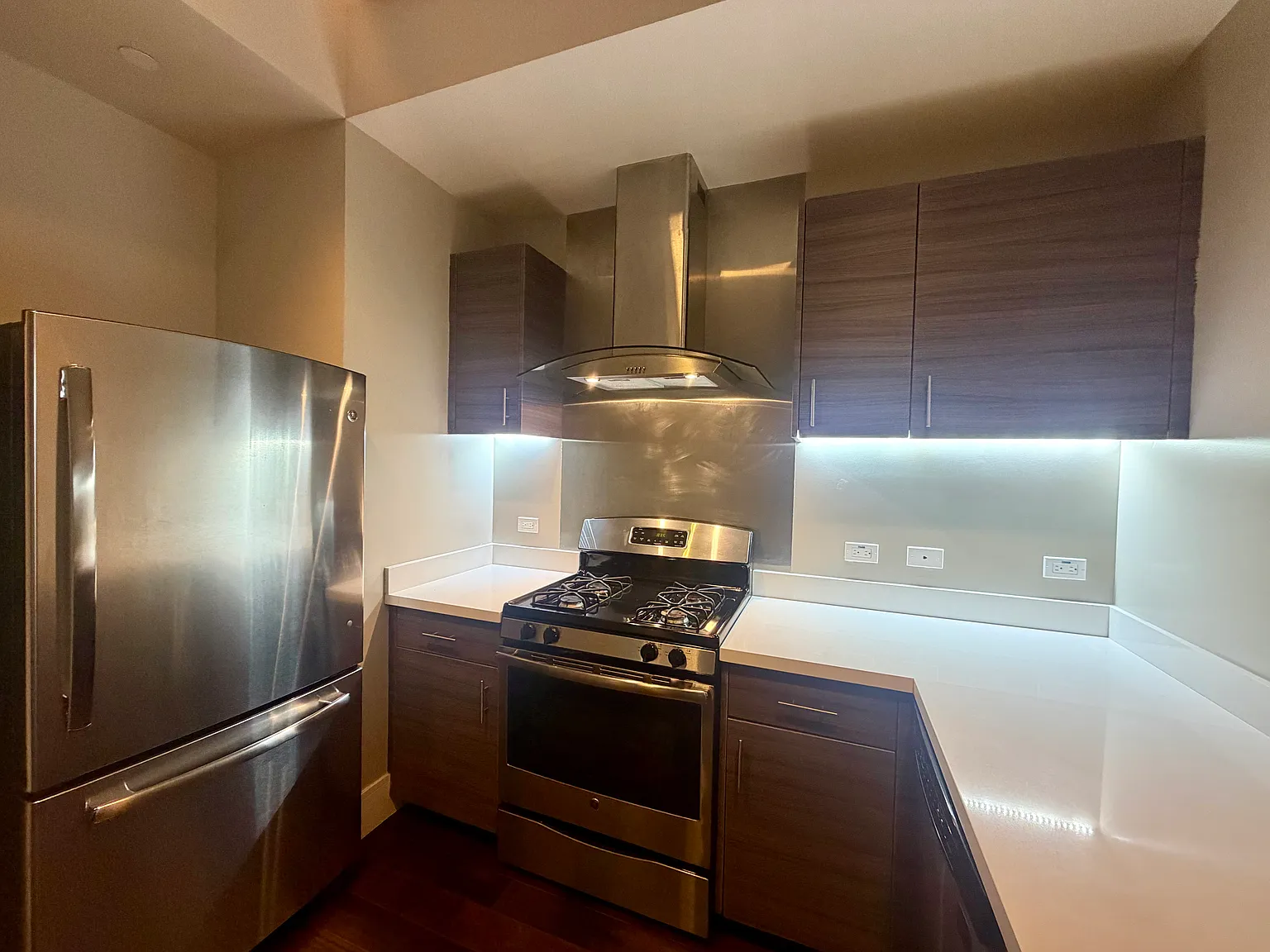 1 bed, 715 sqft, $3,400 — Photo 4