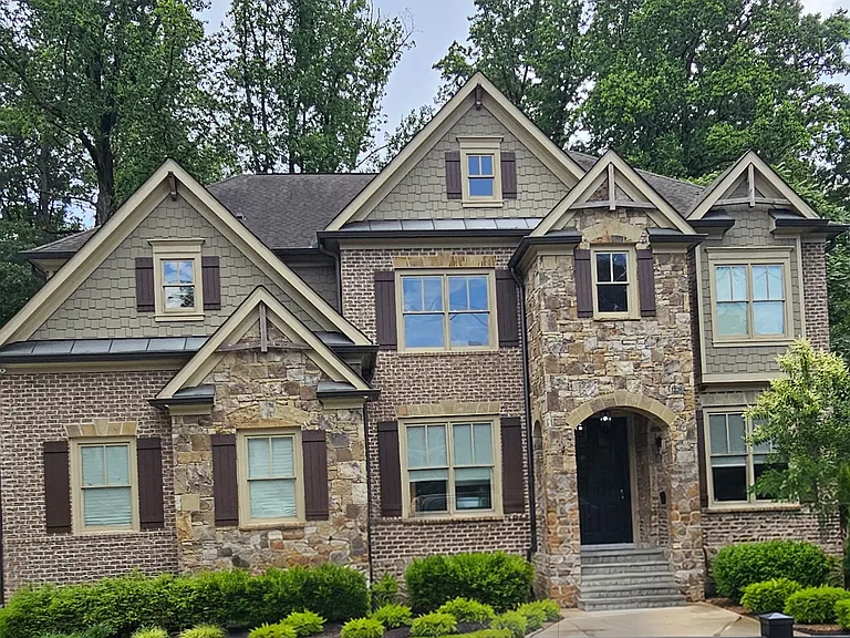 2110 E Roxboro Rd NE — Photo 1