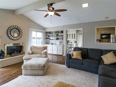 10523 Egret Ln, Dallas, TX, 75230