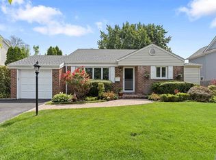 36 Preston Ln, Syosset, NY 11791