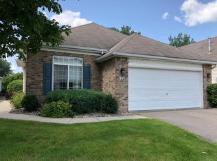 122 Lakeview Rd E, Chanhassen, MN 55317