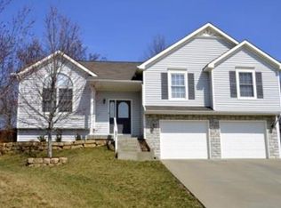 677 Hillside Ct, Lansing, KS 66043