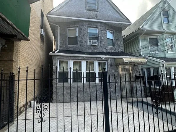 2697 Heath Avenue, Bronx, NY 10463