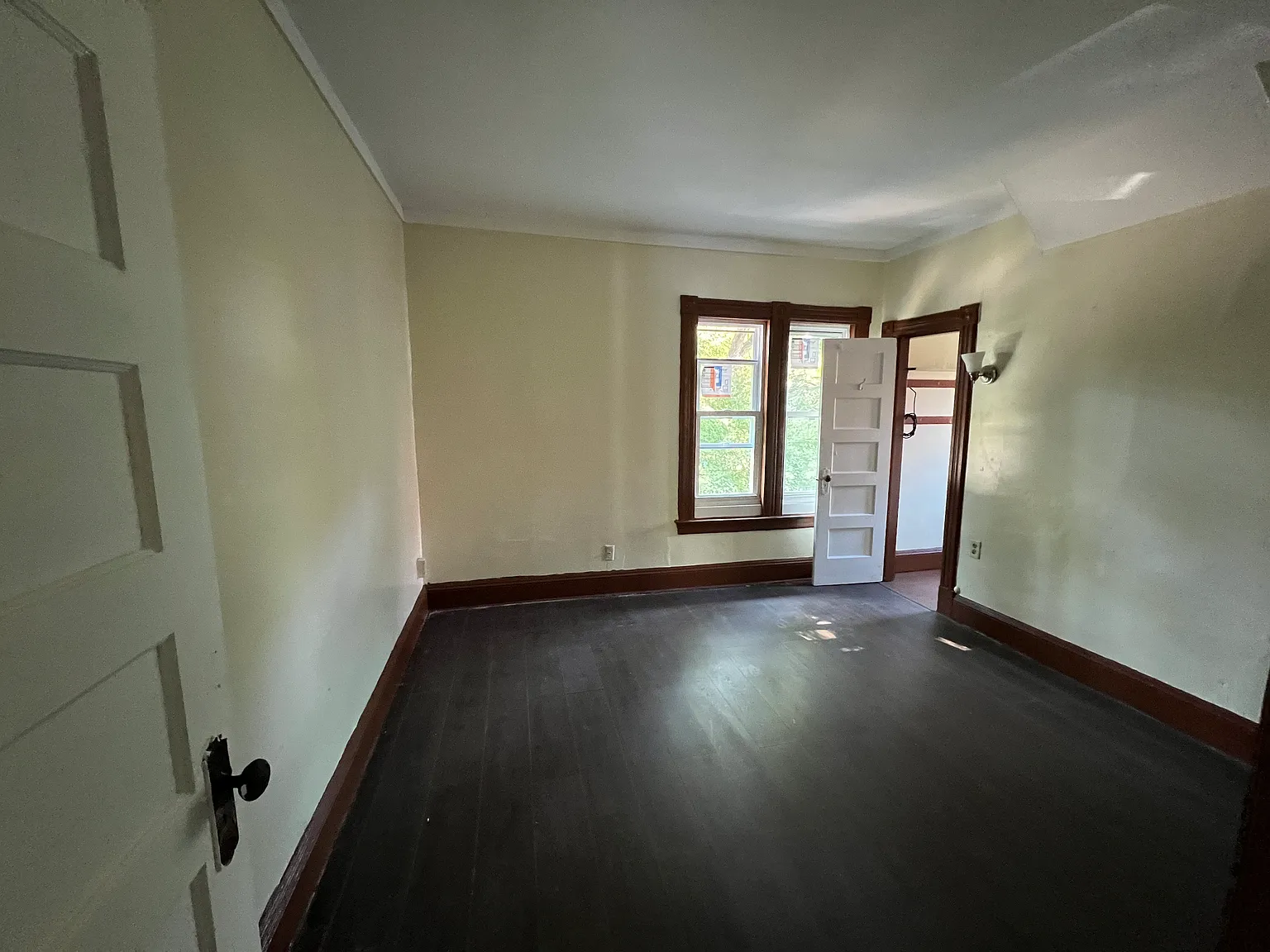 3 bed, 1200 sqft, $1,650 — Photo 3