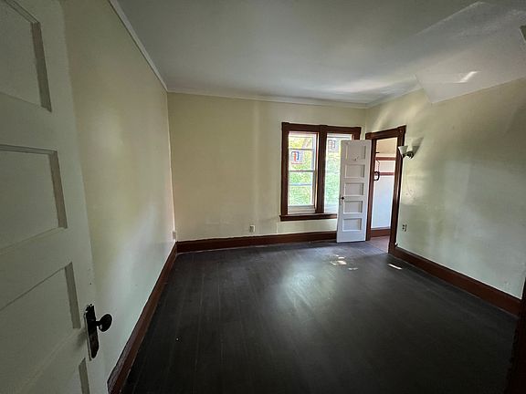 3rd image of 197-199 Sisson Ave #3
