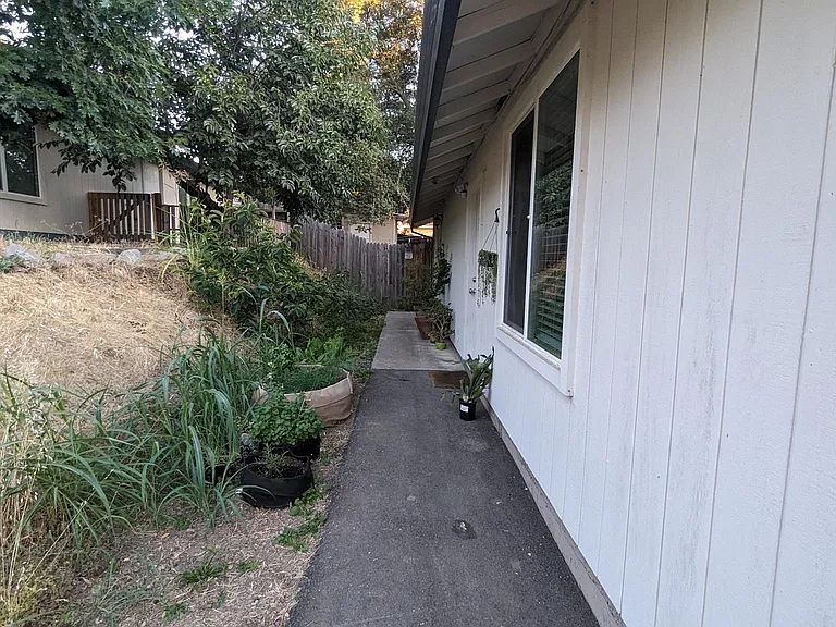 4318 Illinois Ave — Photo 5