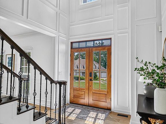 4th image of 7715 Asherton Ln