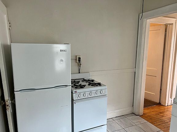5th image of 2124 Como Ave SE APT 5
