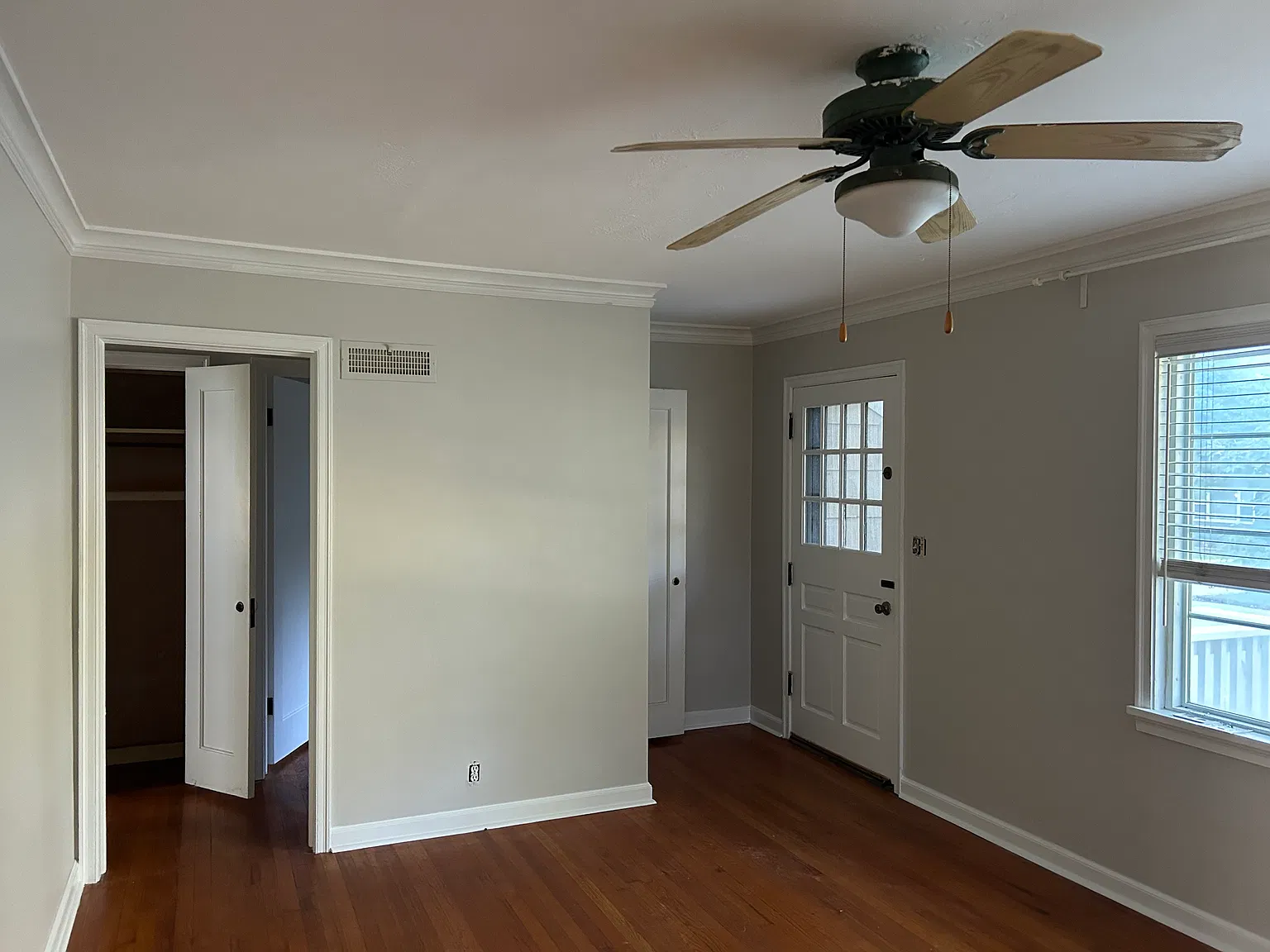 2 bed, 897 sqft, $1,500 — Photo 2