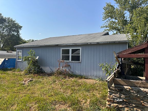 2nd image of 1199 Pershing Rd