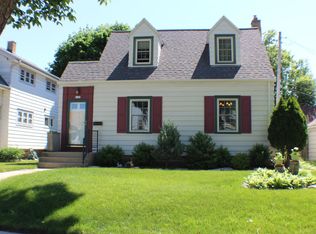 2160 S 67th Pl, West Allis, WI 53219