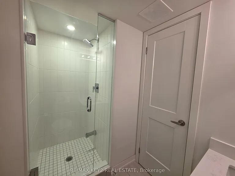 1670 Victoria Park Ave #213 — Photo 4