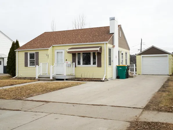 921 N 16th St, Bismarck, ND 58501