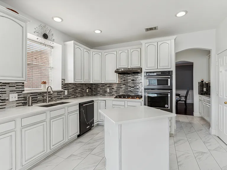 1501 Ector Dr — Photo 5