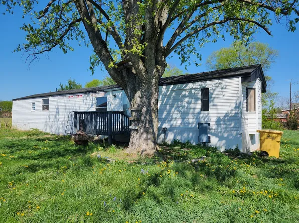 121 Connector Rd, Martinsburg, WV 25405