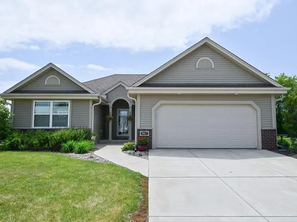 967 Log Cabin LANE, Belgium, WI 53004