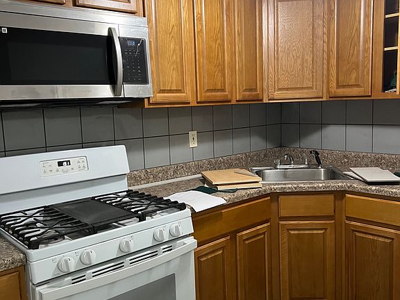 3rd image of 1109 Eastern Pkwy #93-300