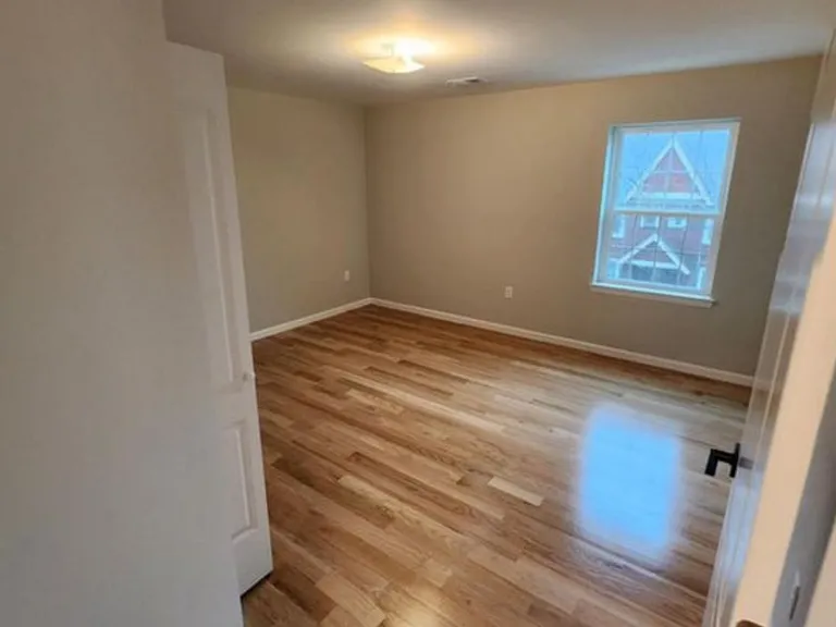 1036 Cross Ave #2 — Photo 5