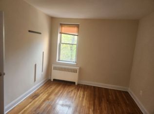 143-16 Barclay Ave #3G, Flushing, NY 11355