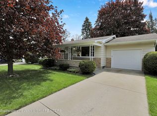 3417 Snowglen Ln, Lansing, MI 48917