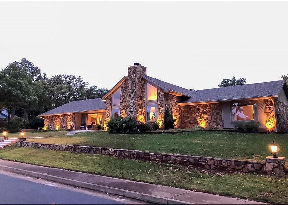 1st image of 2005 S Woodland Rd