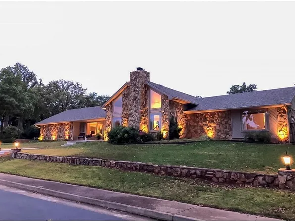 2005 S Woodland Rd, Edmond, OK 73013