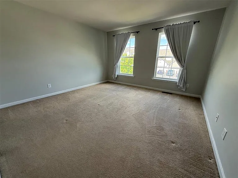 1812 Emerald Dr S — Photo 16