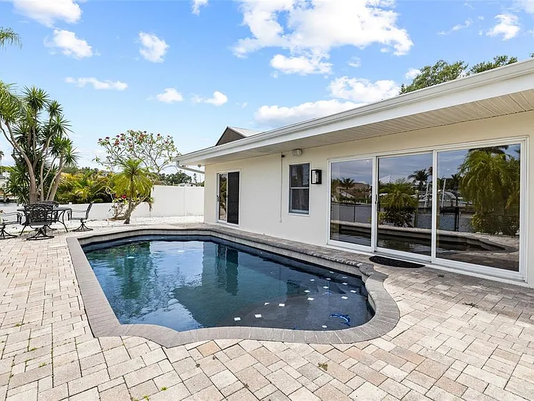5541 Bayou Grande Blvd NE — Photo 38