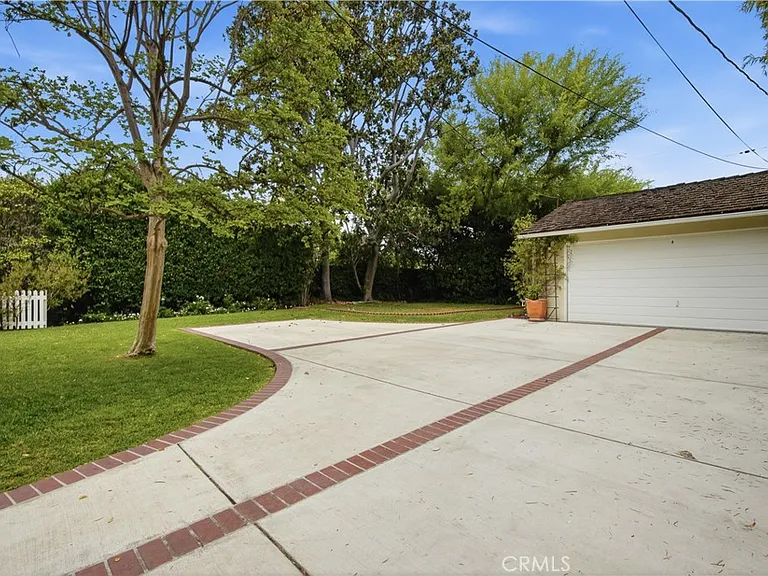 1536 Bradbury Rd — Photo 27