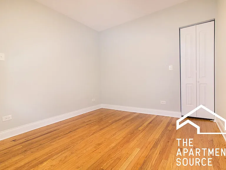 2765 N Kilbourn Ave #3 — Photo 8