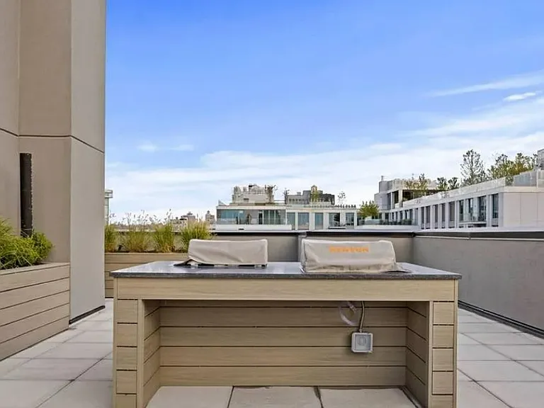 558 Sackett St #6A — Photo 9
