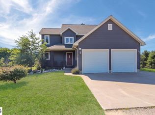 6536 Indian Hill Rd, Honor, MI 49640