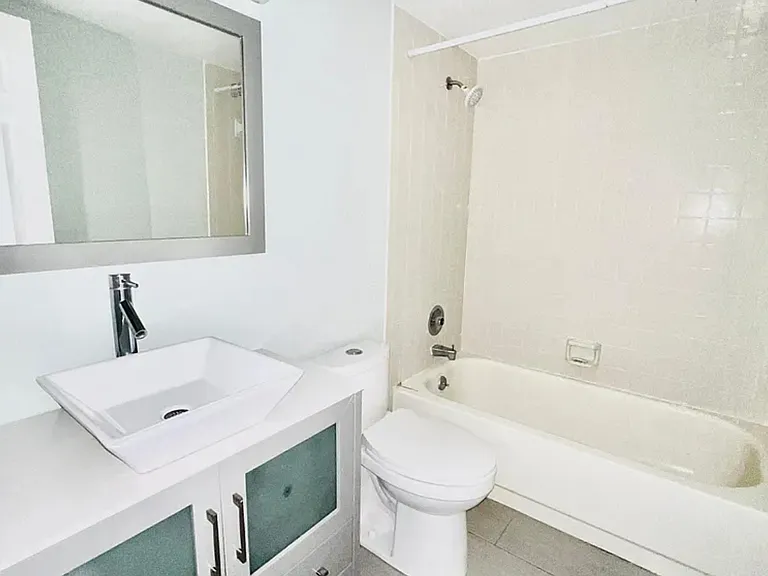 12500 Capri Cir N #203 — Photo 11