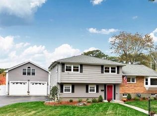 38 Windsor St, Melrose, MA 02176