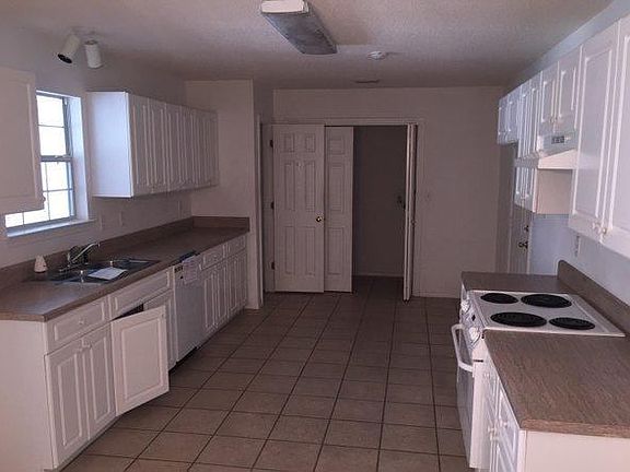 4th image of 790 Pearl Sand Dr