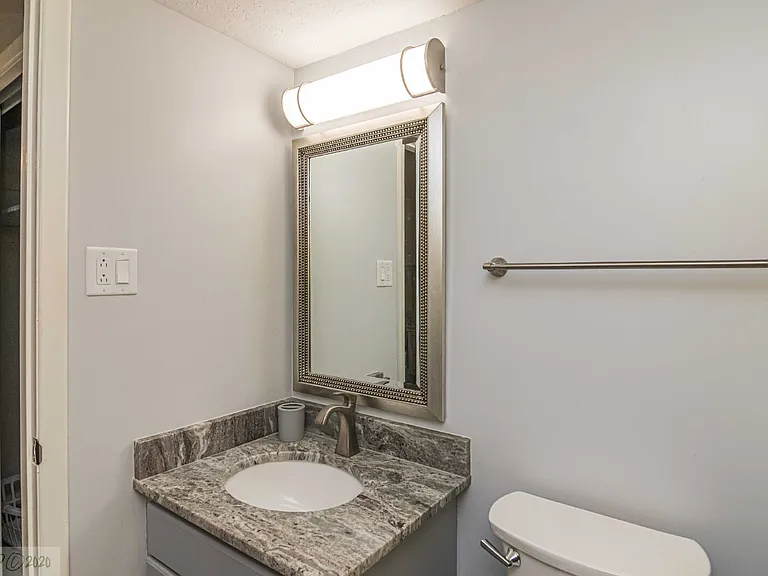 101 E Lockhaven Dr #C — Photo 25