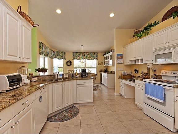 2nd image of 581 N Barfield Dr