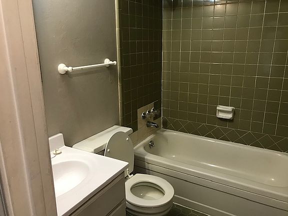 4th image of 5804 Iroquois Dr