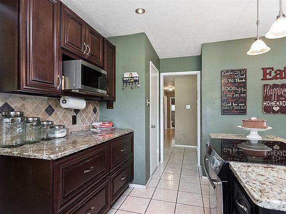 5th image of 3203 Golden Leaf Dr
