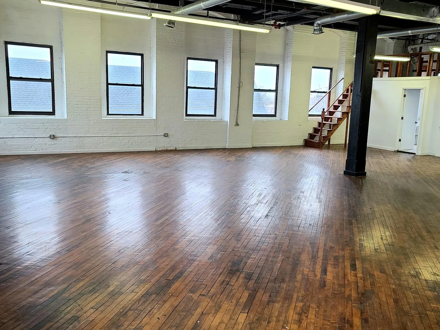 Studio, 1850 sqft, $1,250 — Photo 2