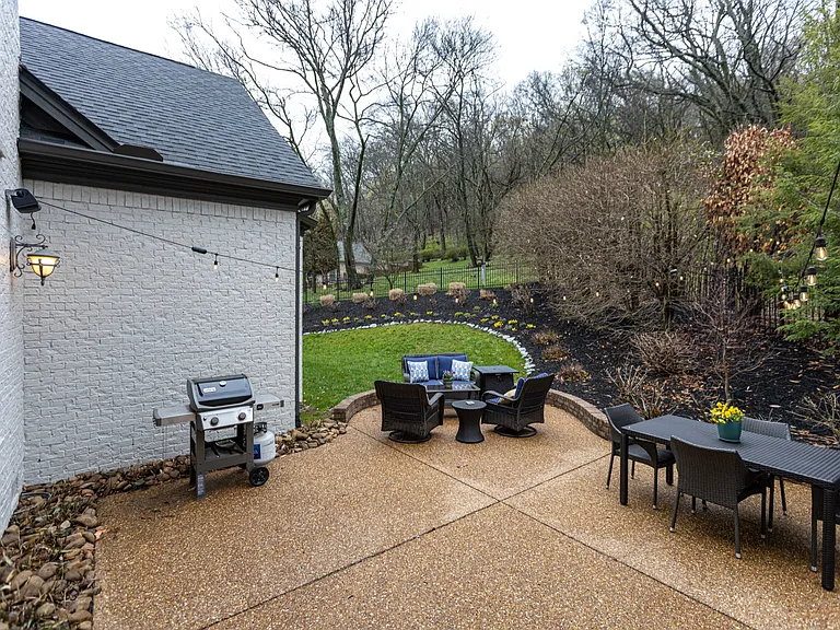 219 King Arthur Cir — Photo 8