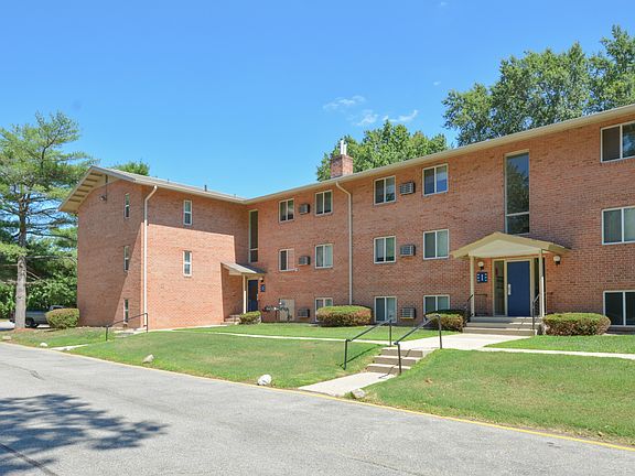 Lake Club Apartments Residential Building