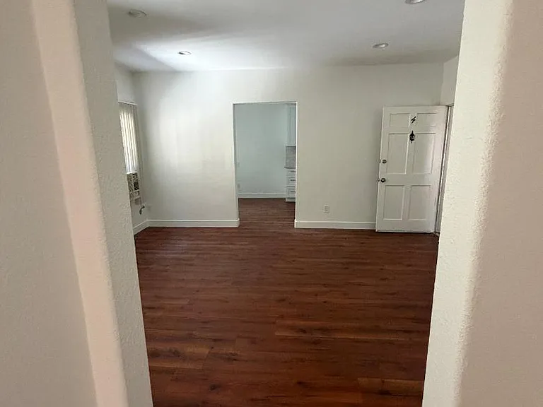 311 N Howard St #4 — Photo 6