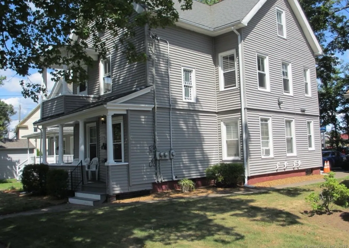 2 bed, 950 sqft, $2,400 — Photo 1