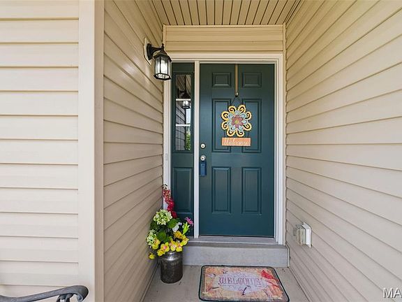 2nd image of 1427 Colonial Dr