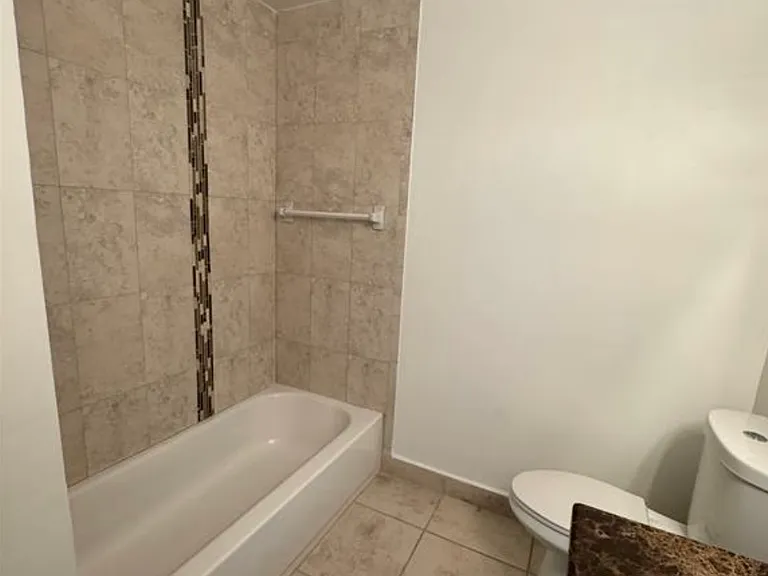 445 Lakeview Dr — Photo 14