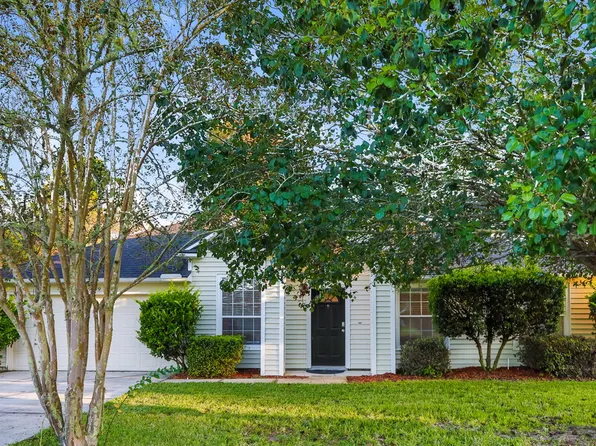 9099 Rockpond Meadows Dr, Jacksonville, FL 32221